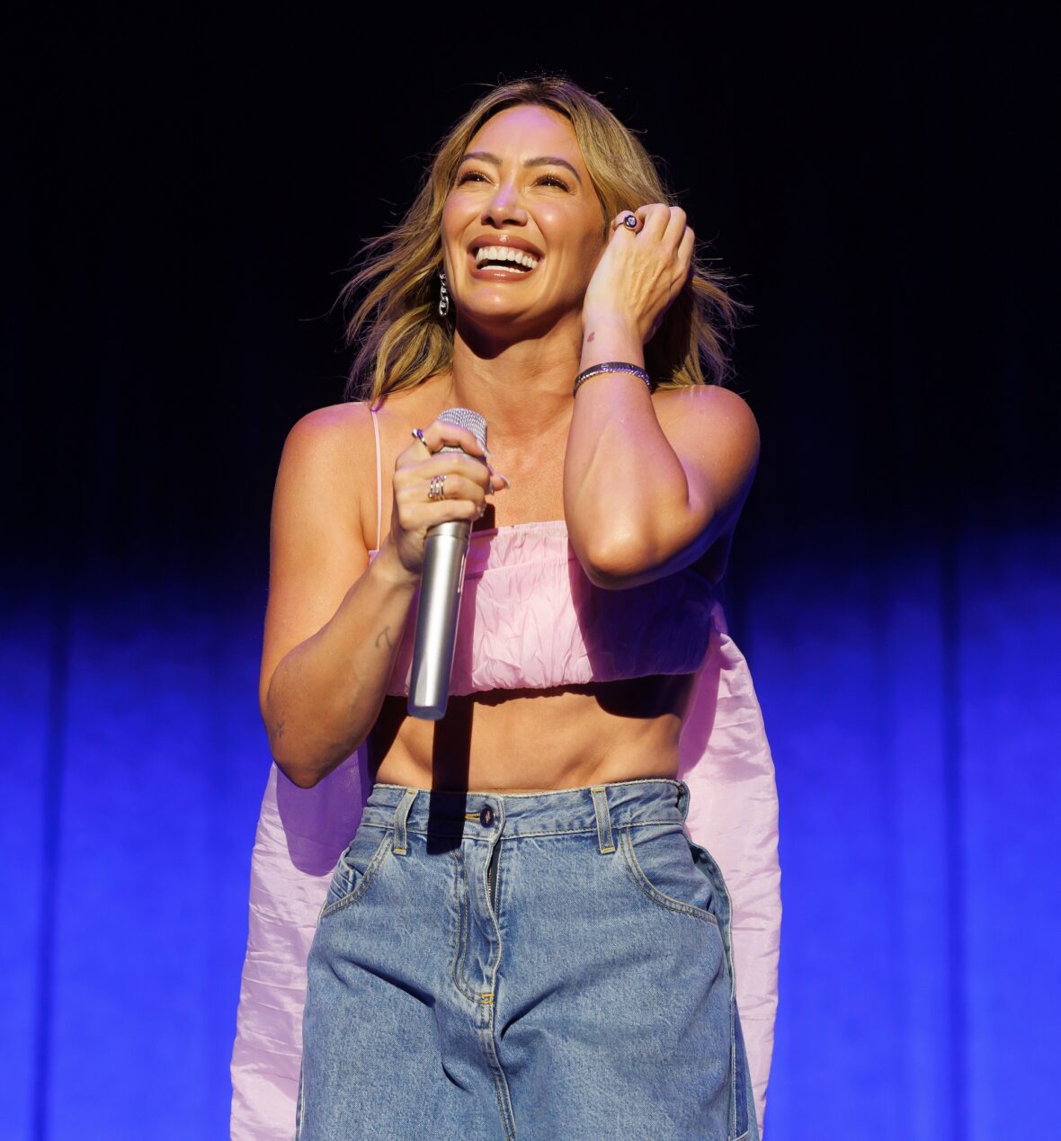Passeio por Hilary Duff Lucky Me