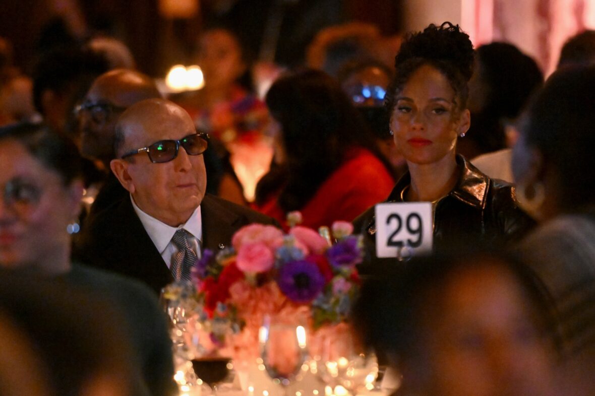 Clive Davis e outros convidados no jantar e leilão de premiação da Fundação Gordon Parks de 2026 em maio de 2026