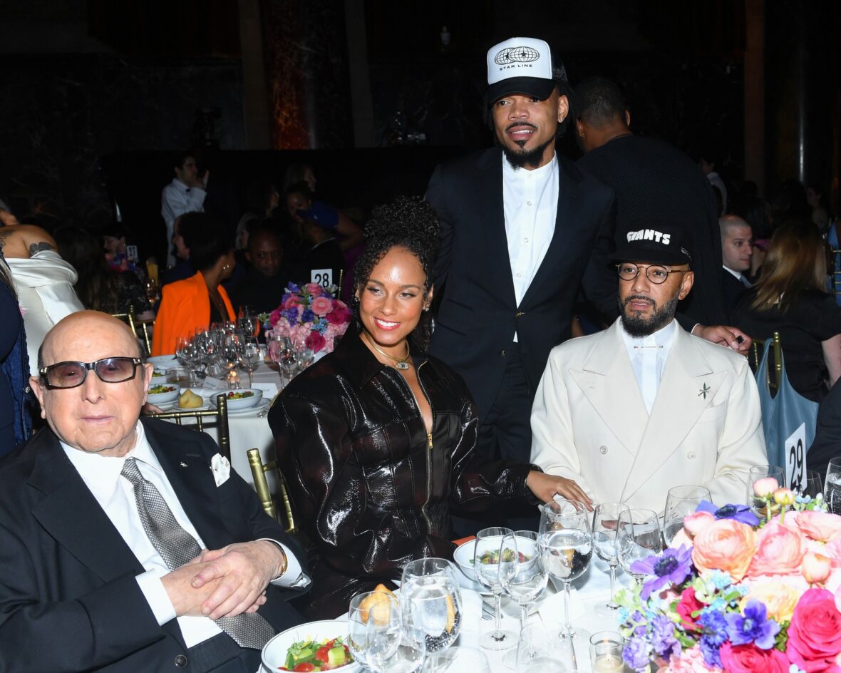 Clive Davis e outros convidados no jantar e leilão de premiação da Fundação Gordon Parks de 2026 em maio de 2026