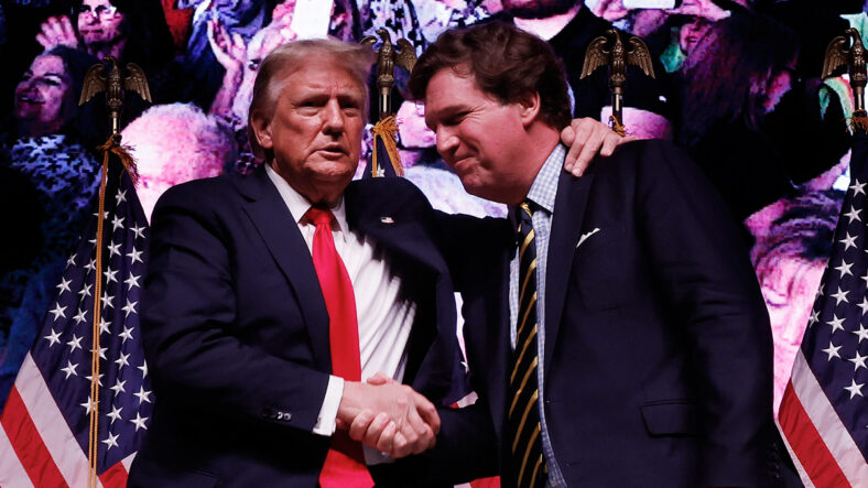 Donald Trump com Tucker Carlson