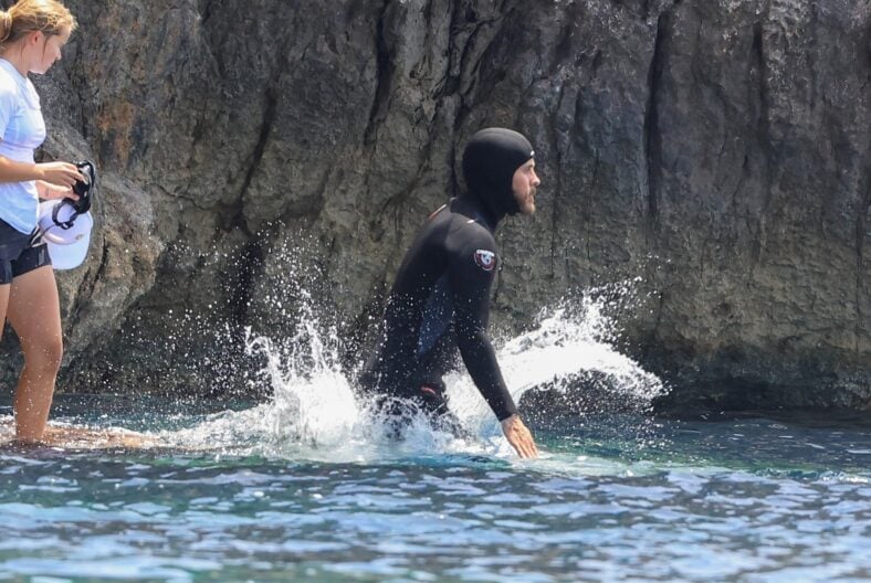 Jared Leto mergulhando em penhascos em Ibiza