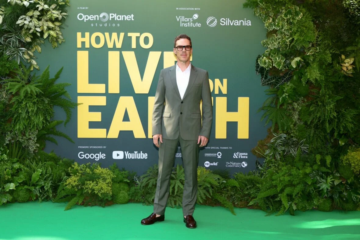 Benedict Cumberbatch posa para fotos no tapete vermelho de estreia mundial de