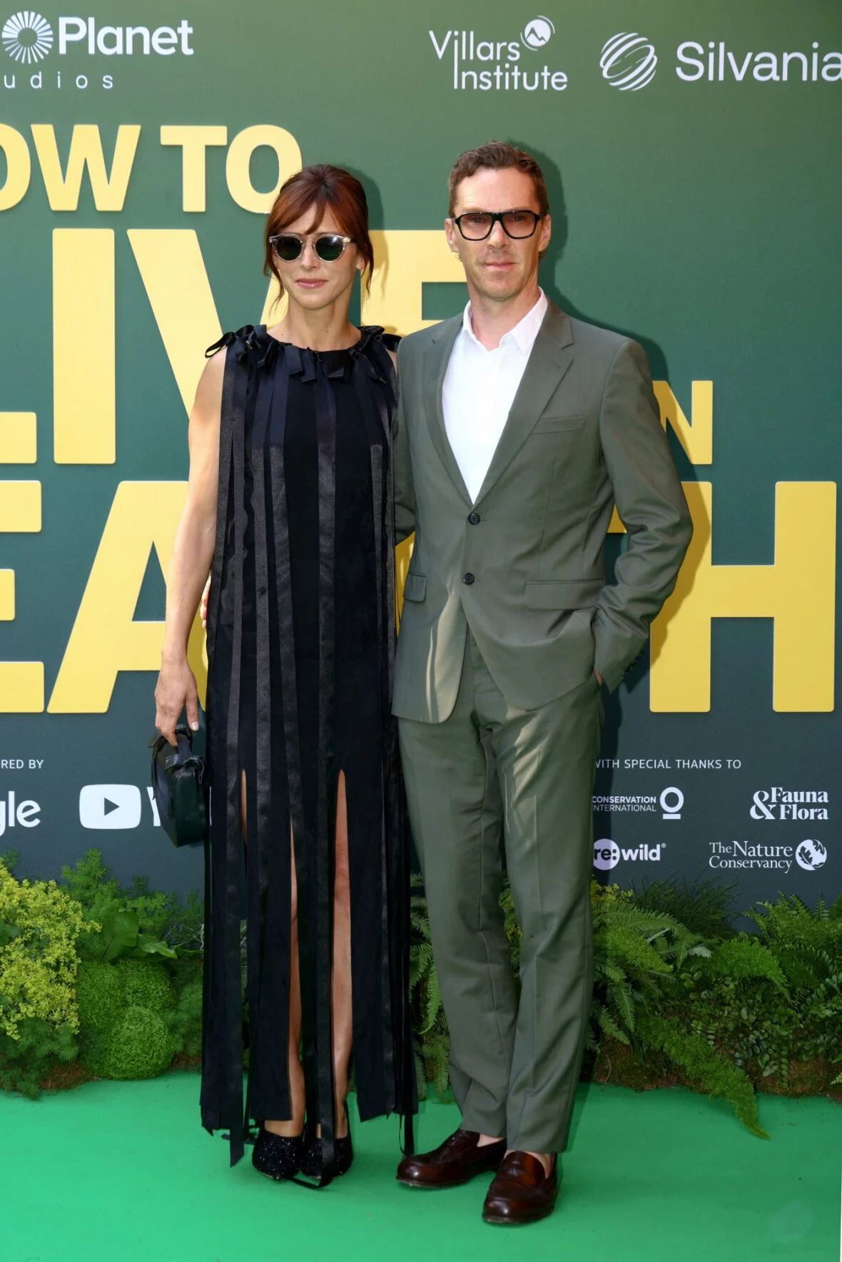 Benedict Cumberbatch e Sophie Hunter posam para fotos no tapete vermelho de estreia mundial de