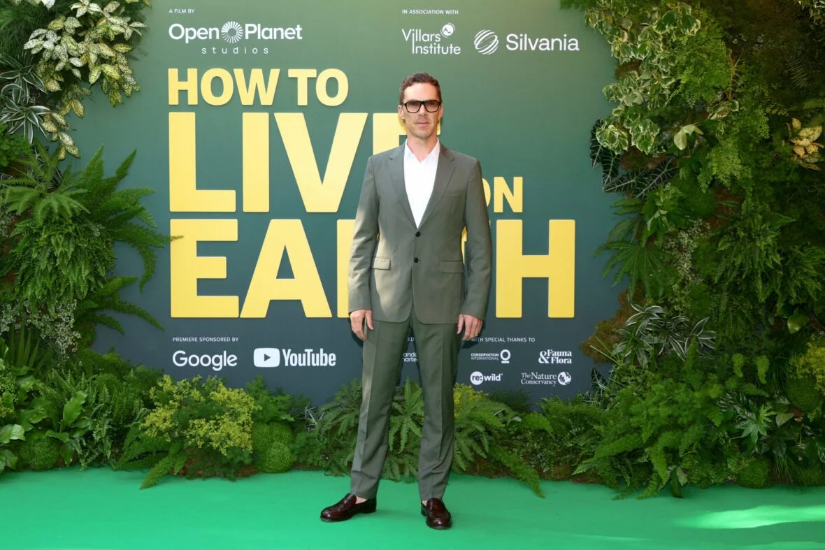 Benedict Cumberbatch posa para fotos no tapete vermelho de estreia mundial de