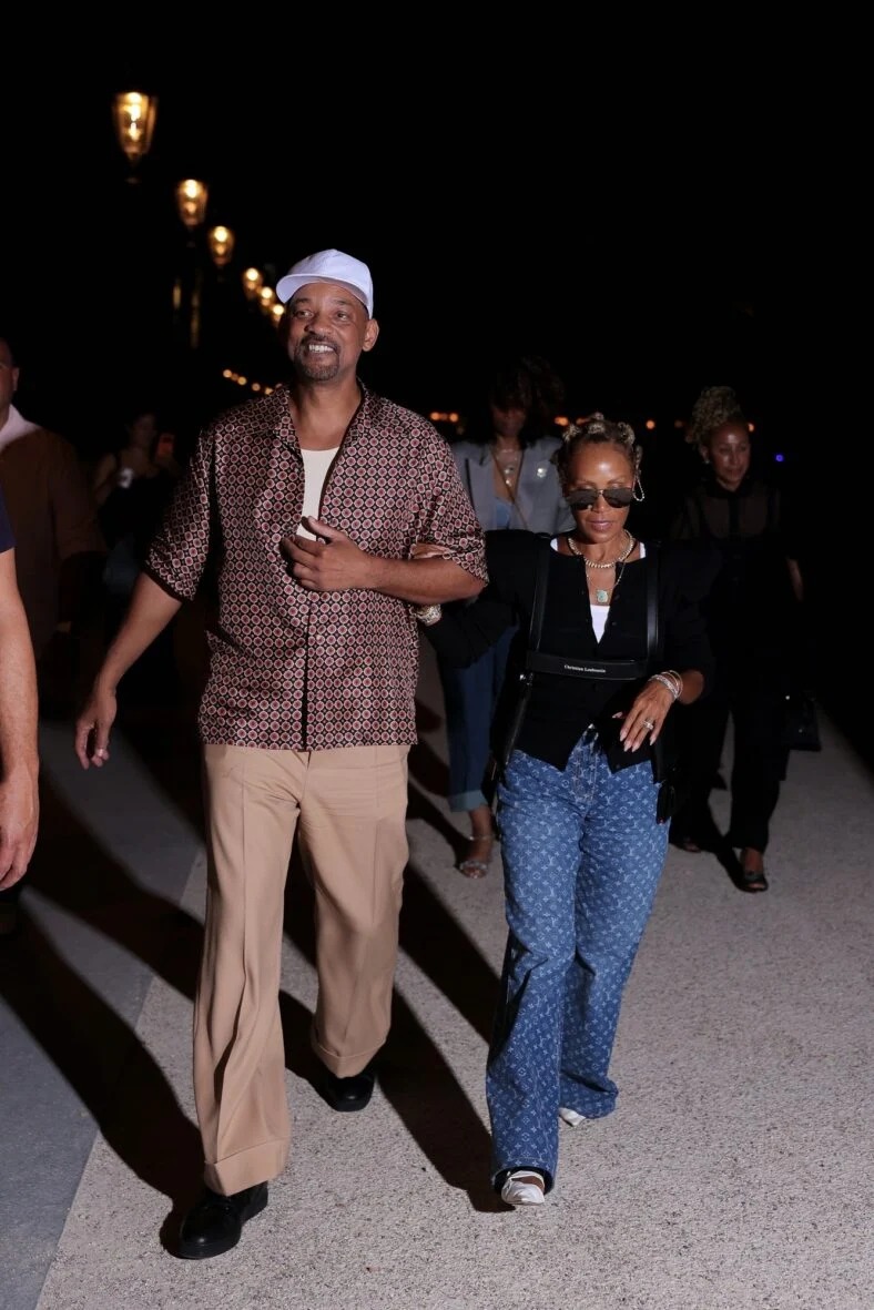 Will Smith em Paris com a esposa Jada Pinkett Smith e o filho Jaden Smith durante a semana de moda