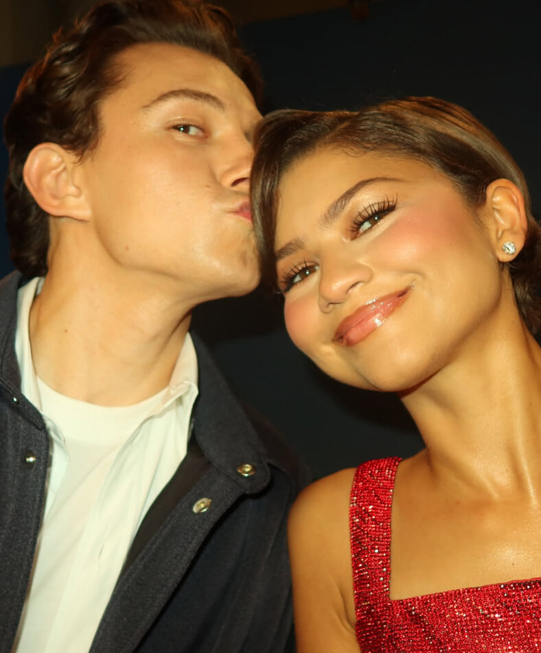 Tom Holland e Zendaya na chamada fotográfica de Roma para Homem-Aranha: Novo Dia