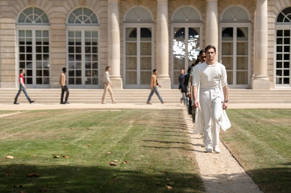 Clavicular desfila no desfile 424 da Paris Fashion Week