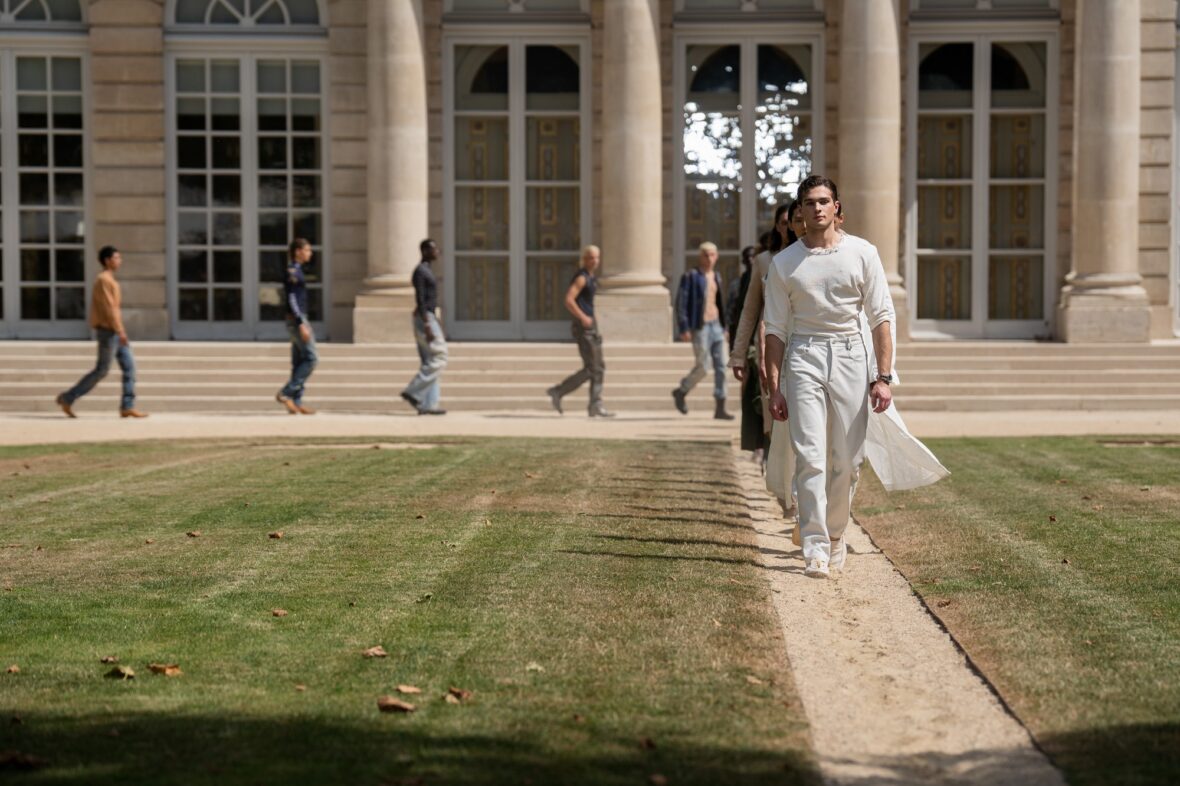 Clavicular desfila no desfile 424 da Paris Fashion Week