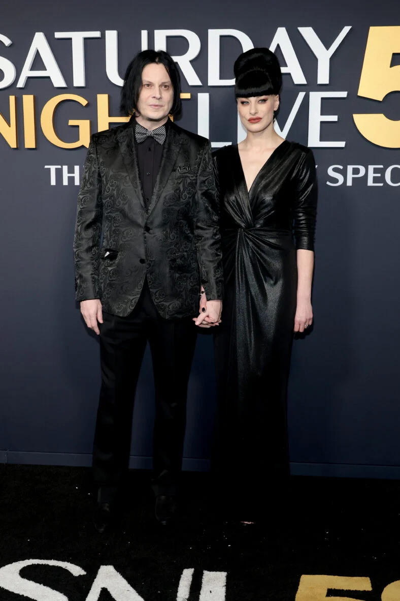 Jack White e Olivia Jean participam do SNL50: The Anniversary Special