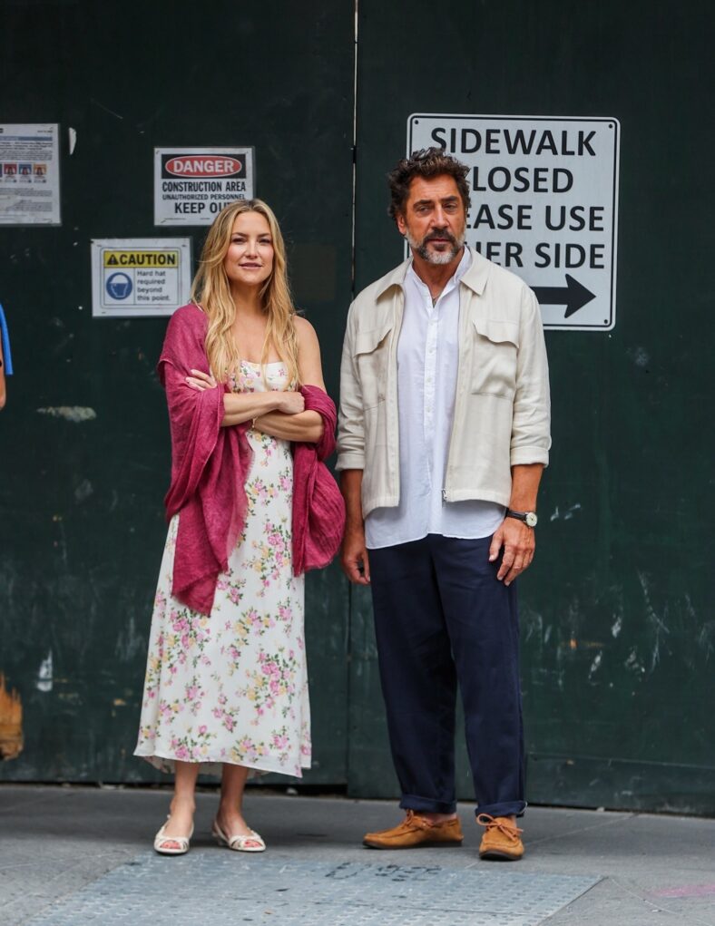 Kate Hudson e Javier Bardem no set de Hello & Paris
