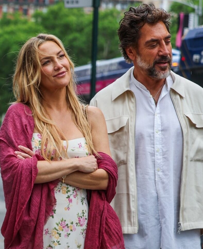 Kate Hudson e Javier Bardem no set de Hello & Paris