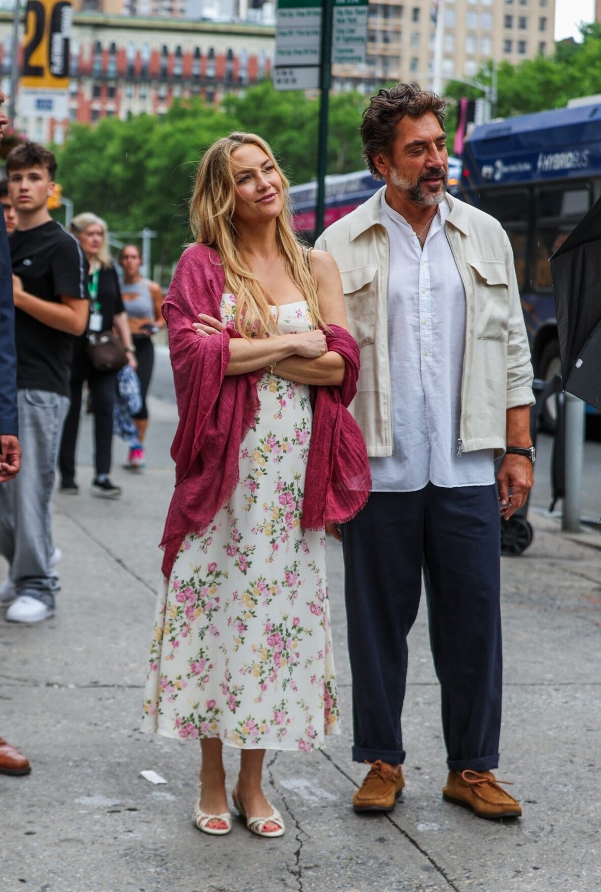 Kate Hudson e Javier Bardem no set de Hello & Paris