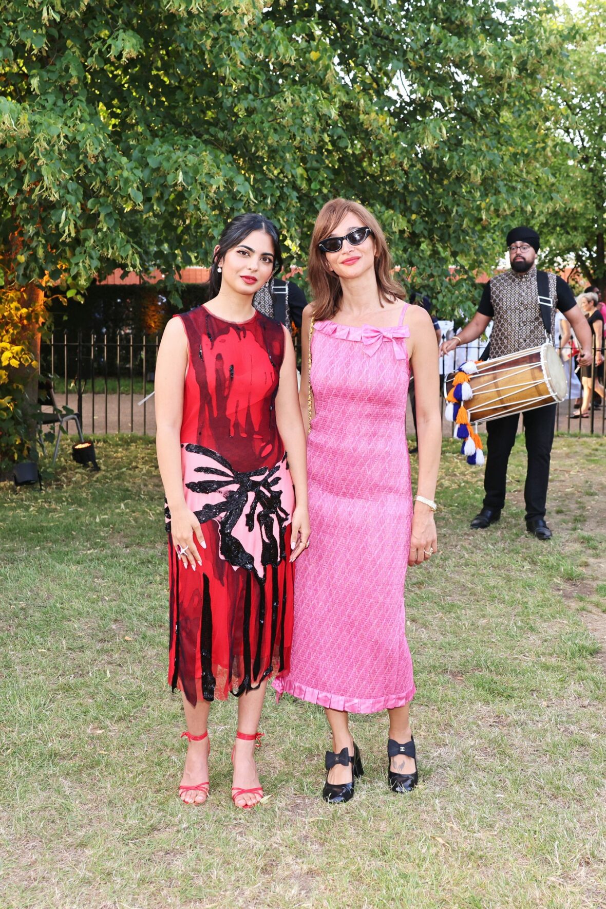 Celebridades participam da Serpentine Summer Party em Serpentine South