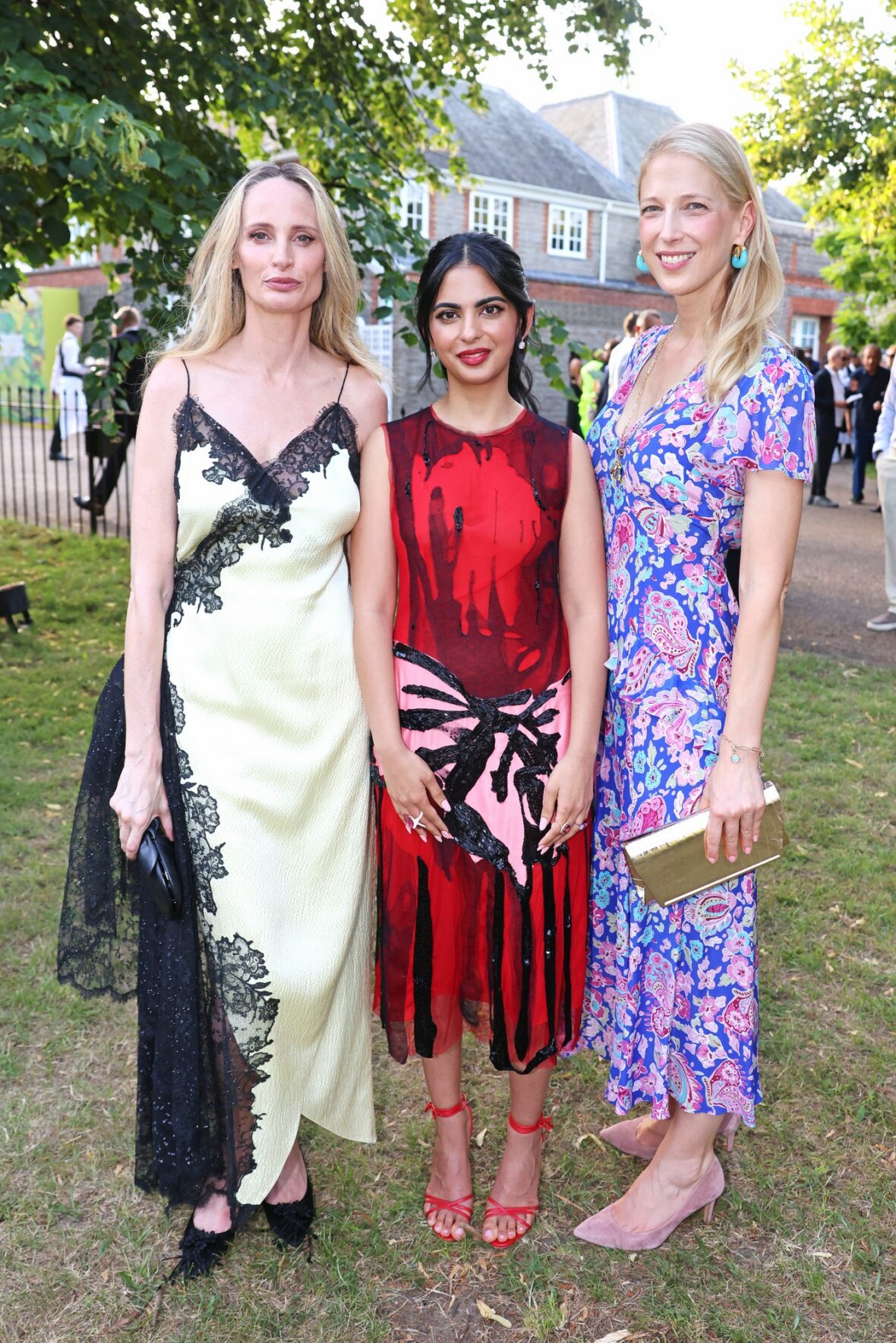 Celebridades participam da Serpentine Summer Party em Serpentine South