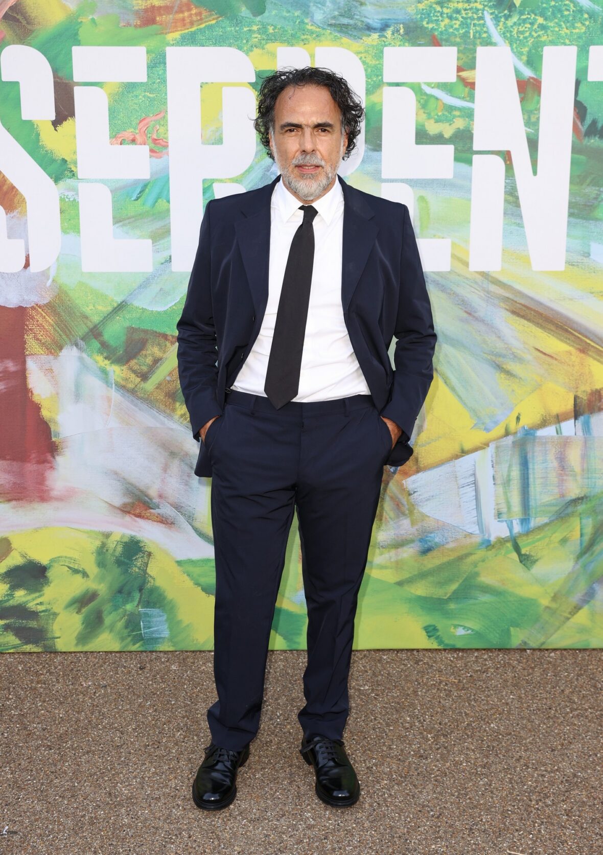 Celebridades participam da Serpentine Summer Party em Serpentine South
