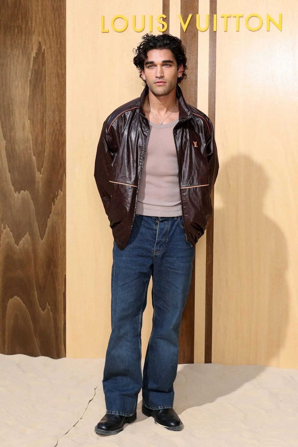 Estrelas no desfile de moda da Louis Vuitton em Paris