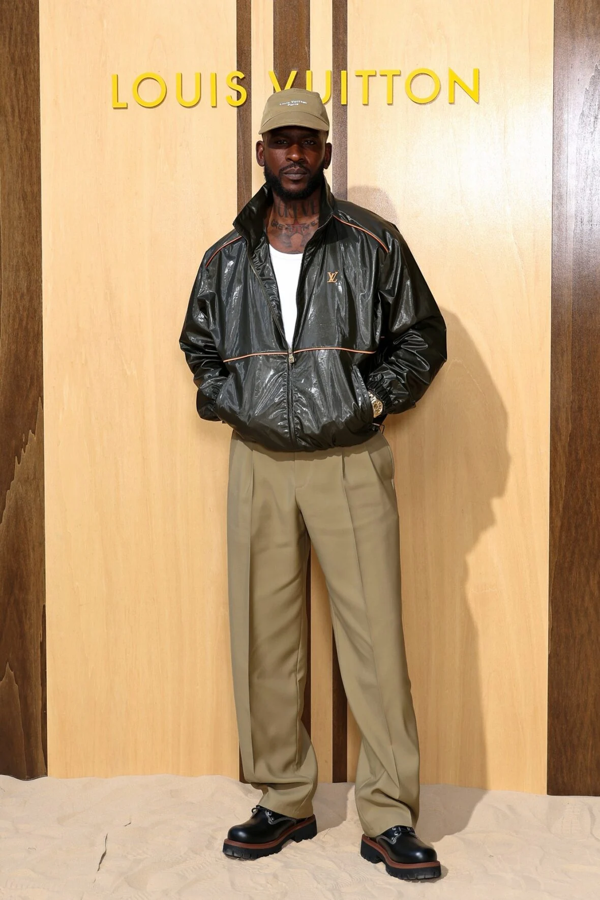 Estrelas no desfile de moda da Louis Vuitton em Paris