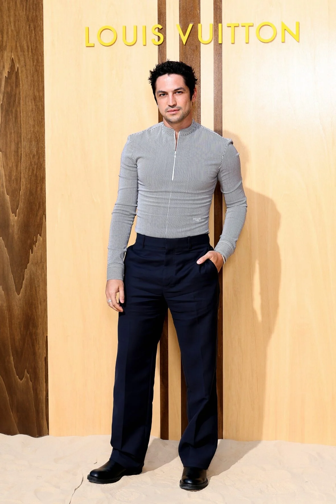 Estrelas no desfile de moda da Louis Vuitton em Paris