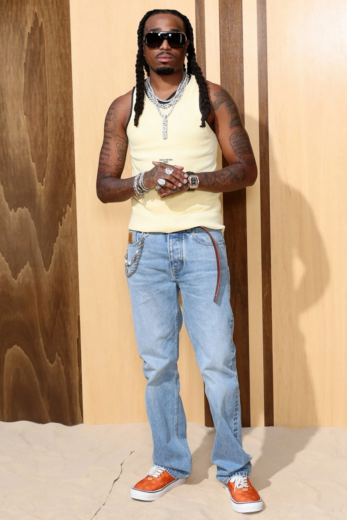 Estrelas no desfile de moda da Louis Vuitton em Paris