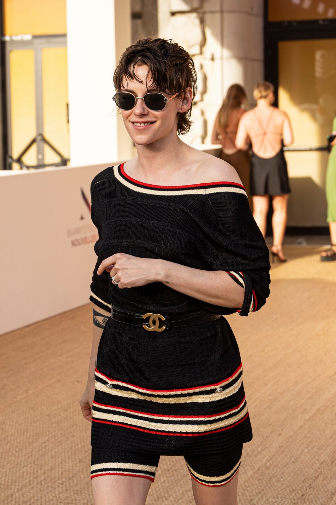 Kristen Stewart é vista saindo da Cerimônia de Abertura durante o primeiro dia do 4º