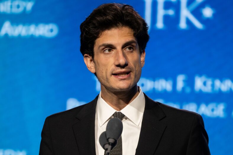Jack Schlossberg perde primárias do Congresso