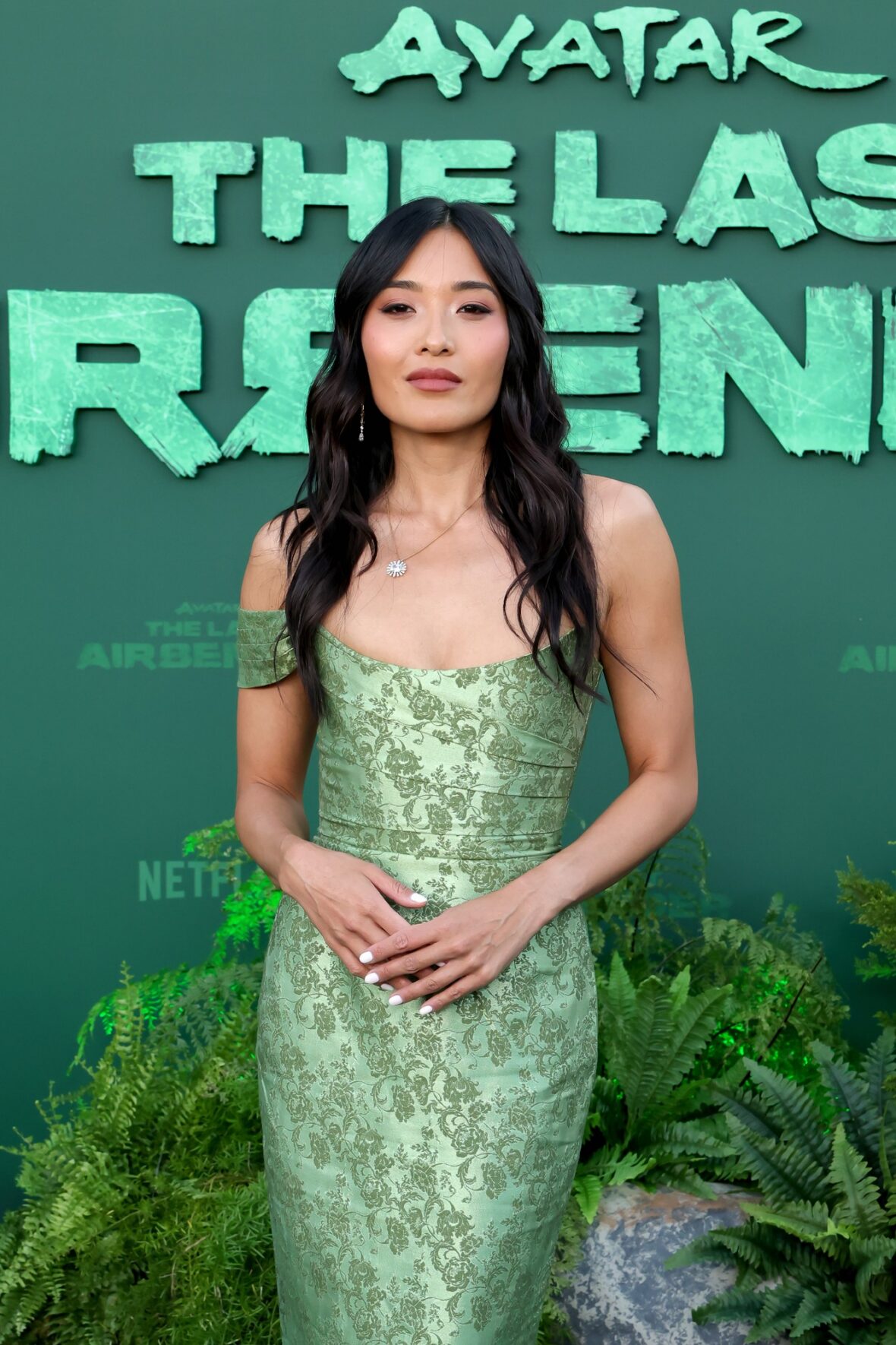 Yvonne Chapman comparece à estreia da segunda temporada de Avatar: O Último Mestre do Ar