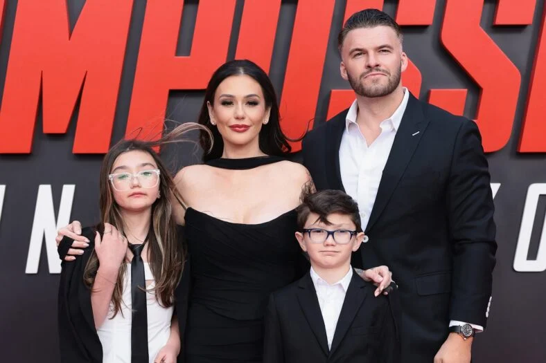 Jenni Farley se casa com Zack Carpinello