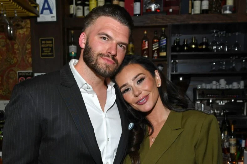 Jenni Farley se casa com Zack Carpinello