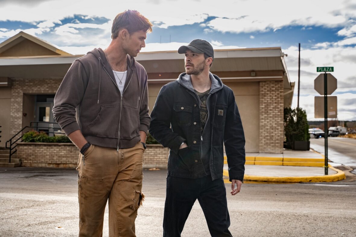 Garrett Wareing e Casey W Johnson na segunda temporada de Ransom Canyon ainda