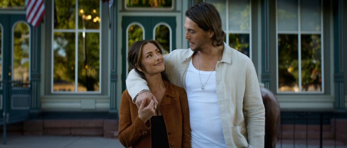 Minka Kelly e Ben Robson na segunda temporada de Ransom Canyon ainda