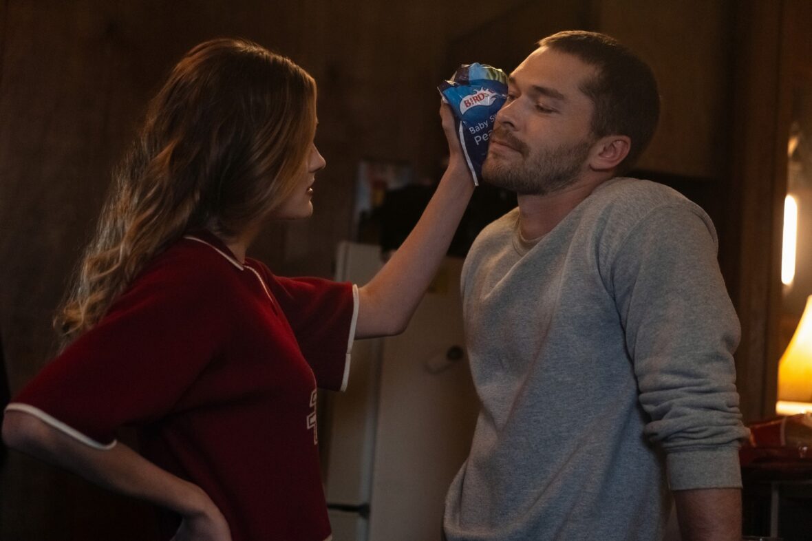 Lizzy Greene e Casey W. Johnson na segunda temporada de Ransom Canyon ainda