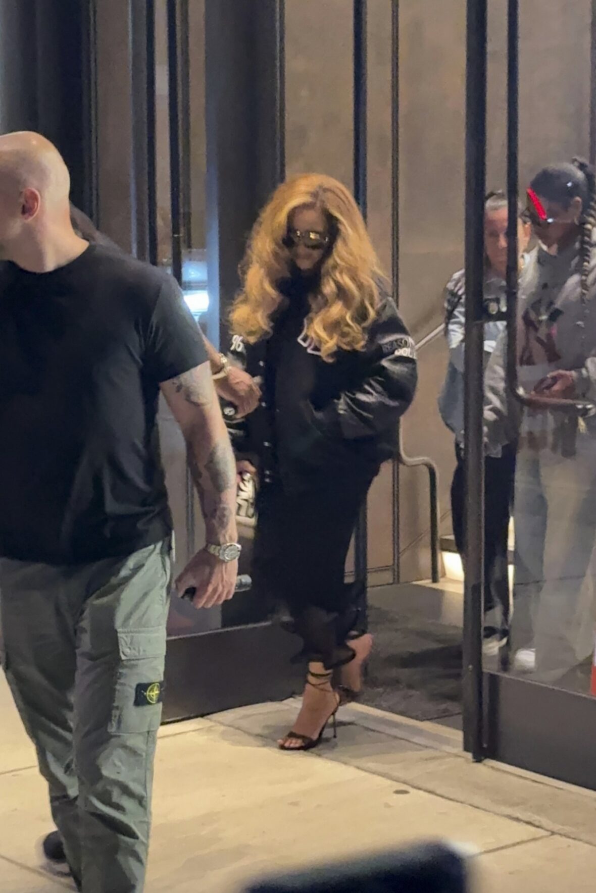 Beyoncé deixa escritório da Roc Nation com Jay Z