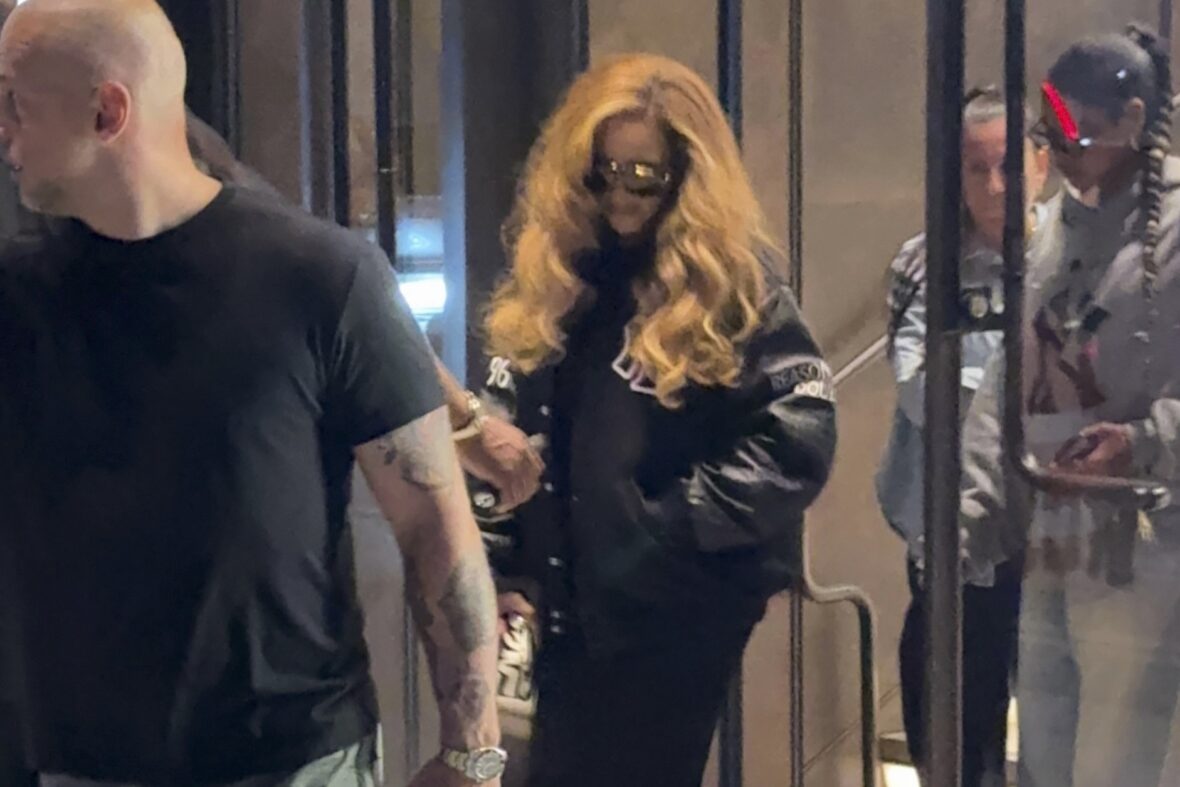 Beyoncé deixa escritório da Roc Nation com Jay Z