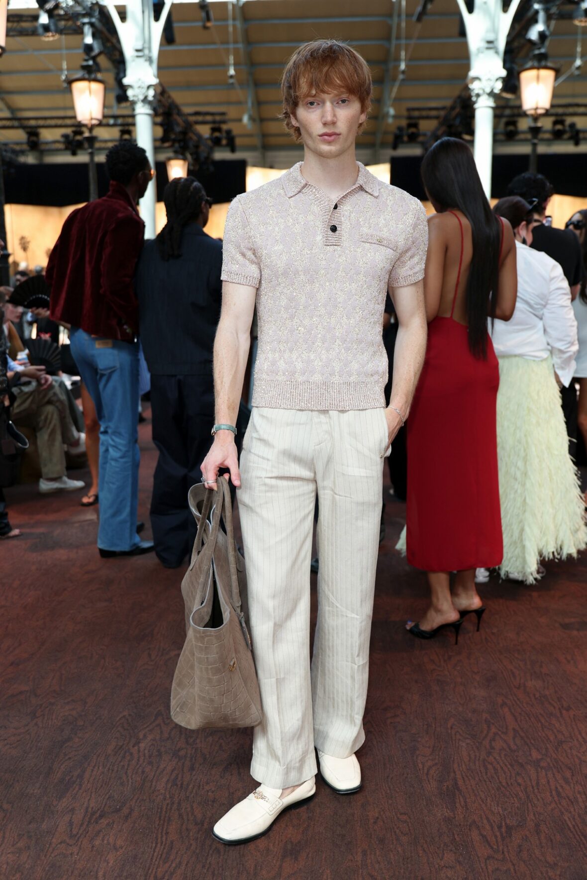 Celebridades participando do desfile AMIRI na Paris Fashion Week