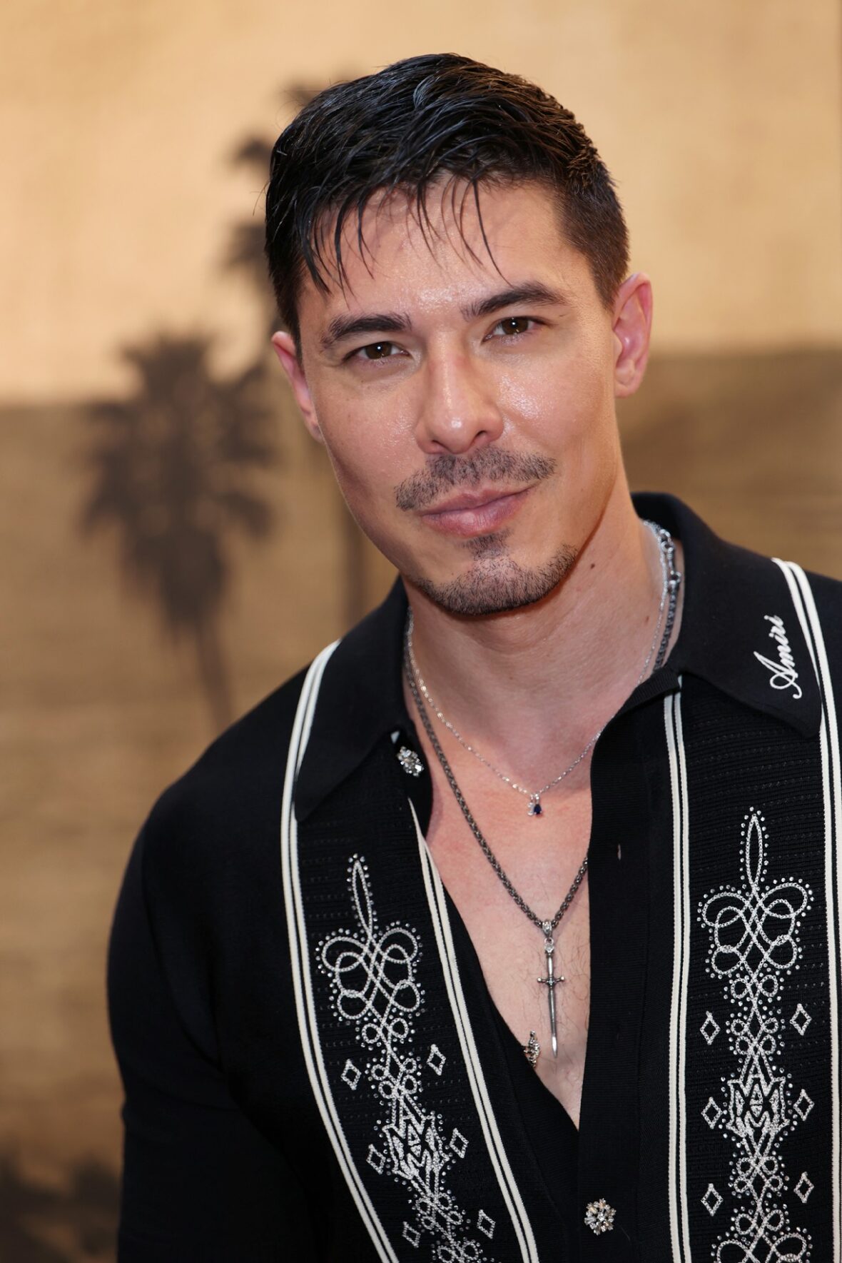 Celebridades participando do desfile AMIRI na Paris Fashion Week