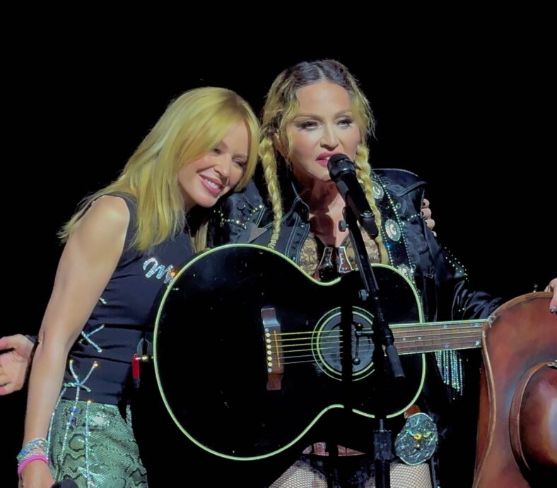 Madonna e Kylie Minogue se unem para apresentação histórica na 'THE CELEBRATION TOUR' de Madonna