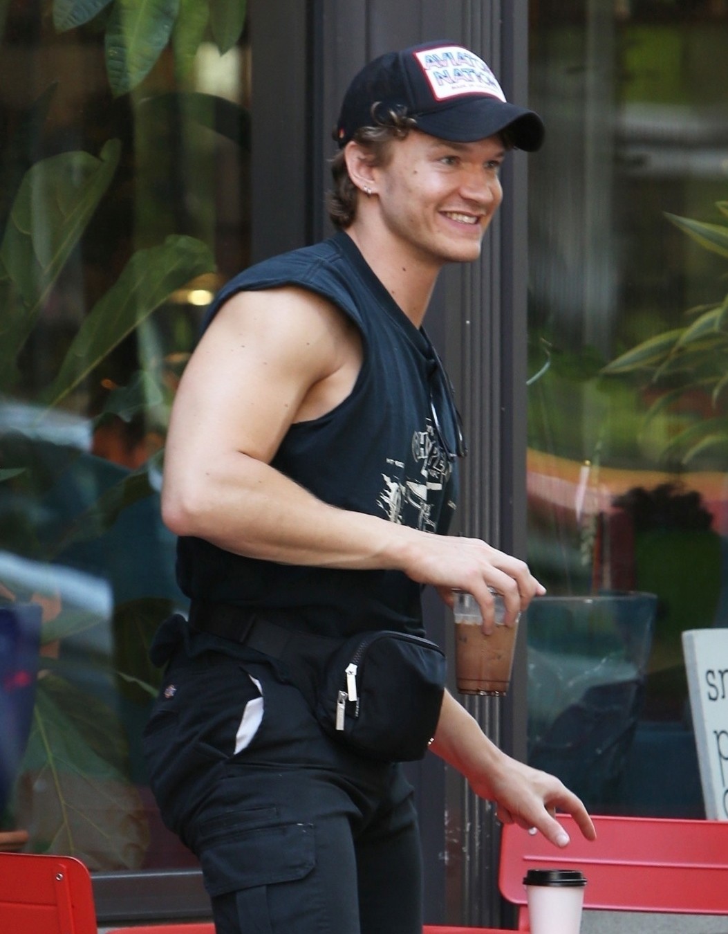 Fotos de paparazzi de Connor Storrie