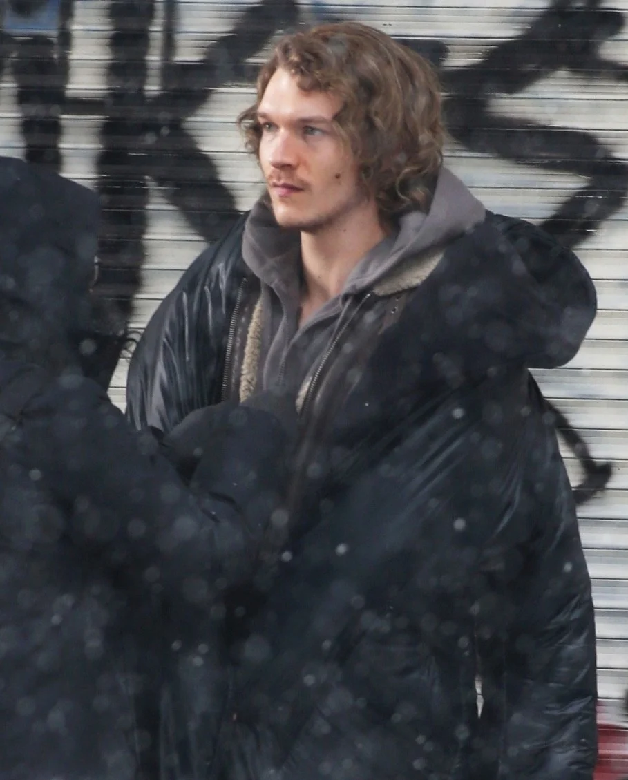 Fotos de paparazzi de Connor Storrie