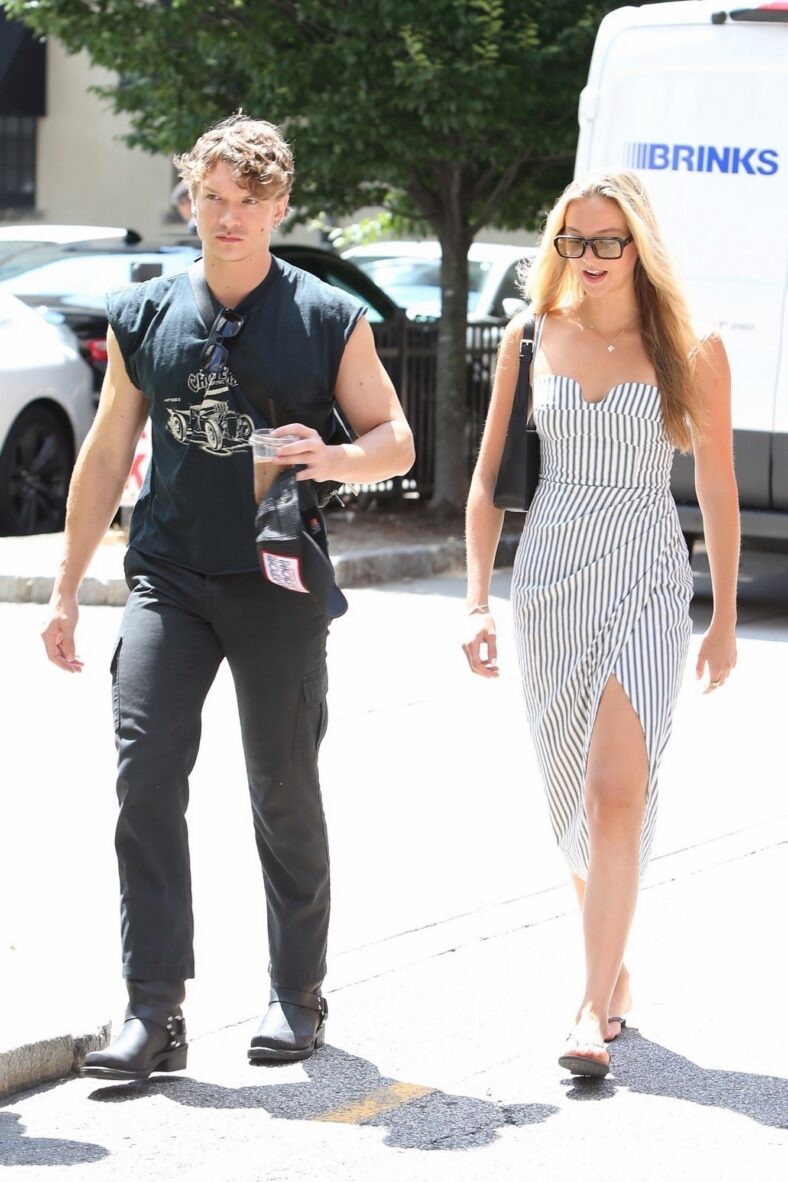 Fotos de paparazzi de Connor Storrie