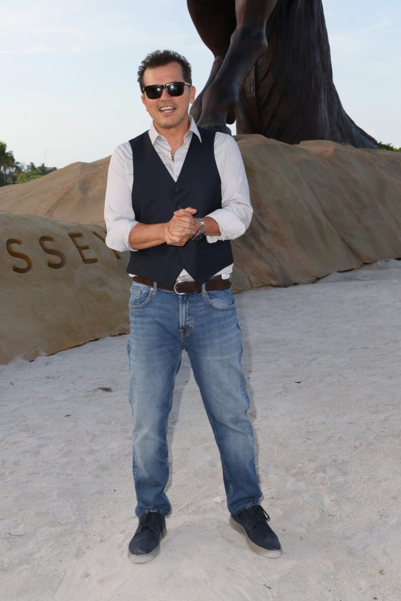 John Leguizamo na chamada fotográfica do The Odyssey