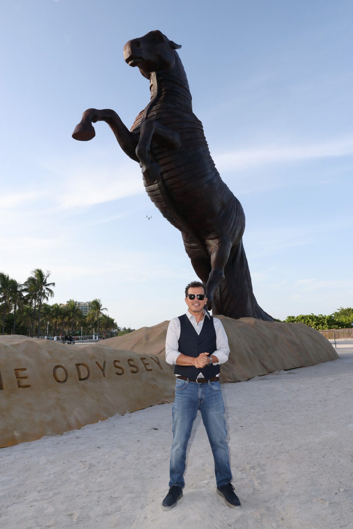 John Leguizamo na chamada fotográfica do The Odyssey