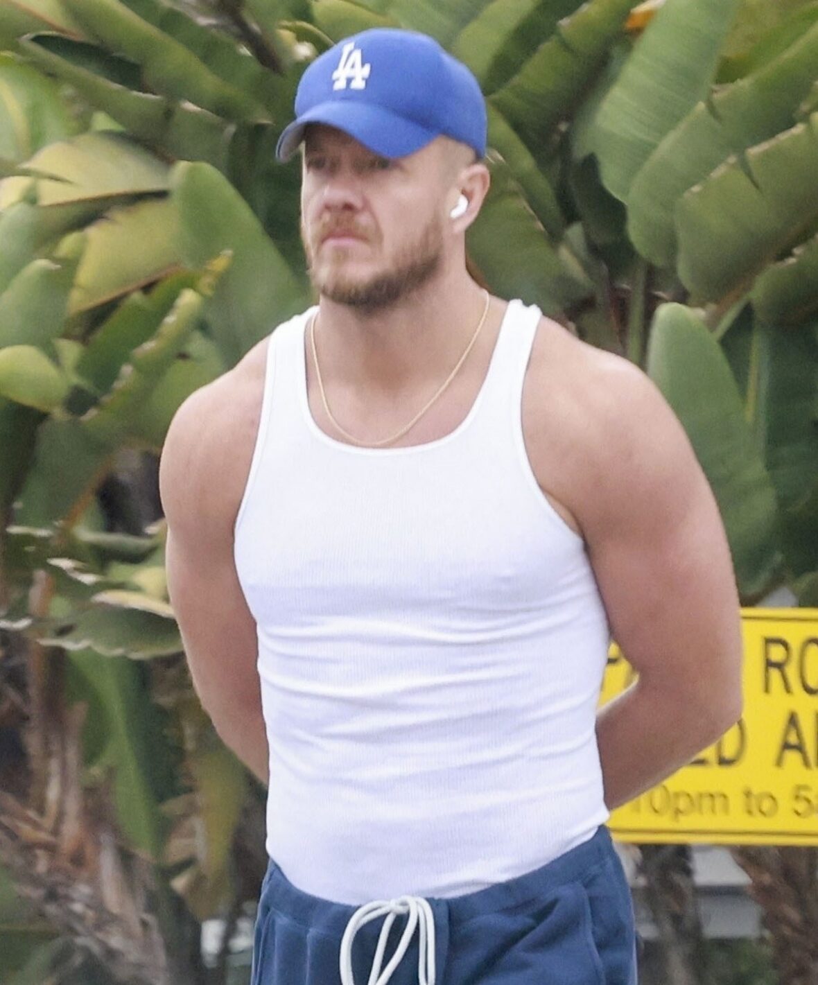 Dan Reynolds em caminhada solo em Los Feliz
