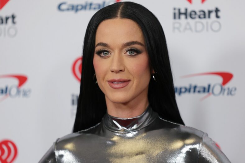 Katy Perry cancela apresentação em festival