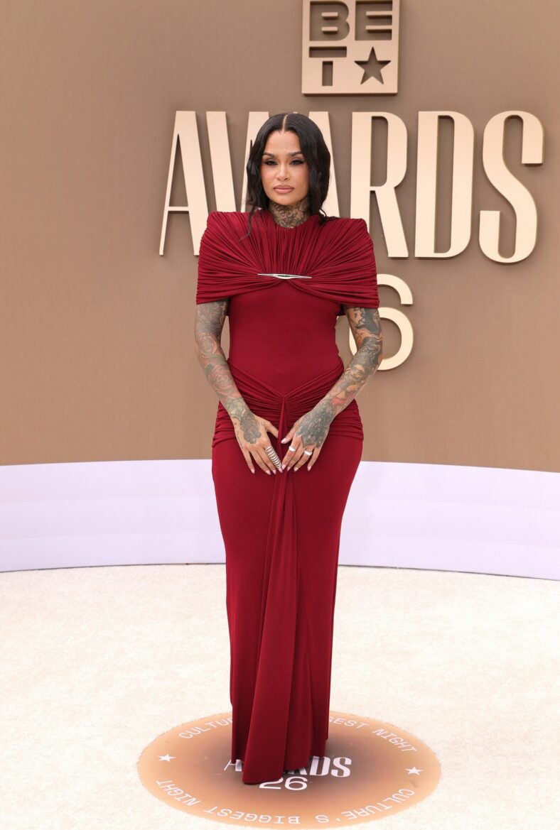 Kehlani chega ao BET Awards 2026