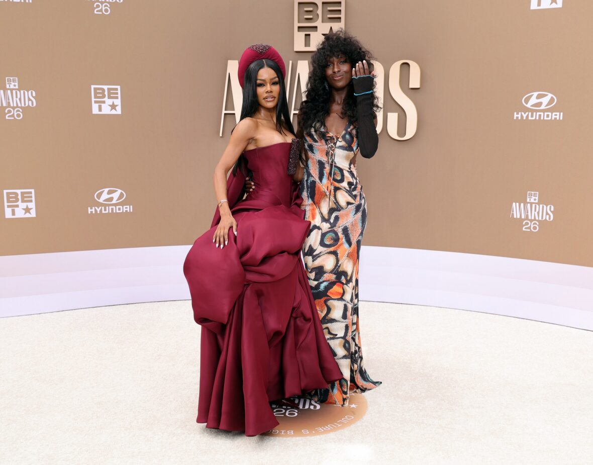 Teyana Taylor e Jodie Turner-Smith chegam ao BET Awards 2026