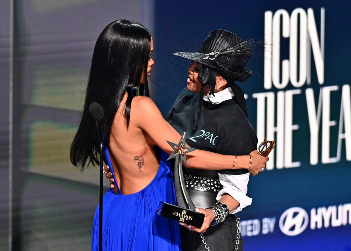 Teyana Taylor e Janet Jackson no palco do BET Awards 2026