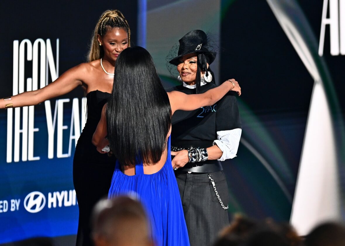 Teyana Taylor e Janet Jackson no palco do BET Awards 2026
