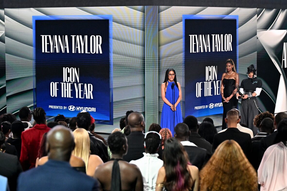 Teyana Taylor e Janet Jackson no palco do BET Awards 2026