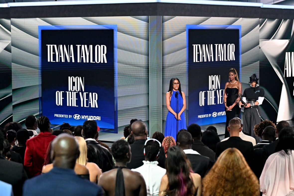 Teyana Taylor e Janet Jackson no palco do BET Awards 2026