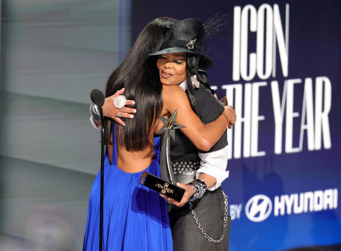 Teyana Taylor e Janet Jackson no palco do BET Awards 2026